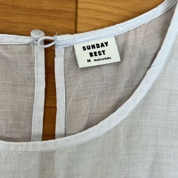 Aritzia Sunday Best Top. Size medium - Picture 6 of 8